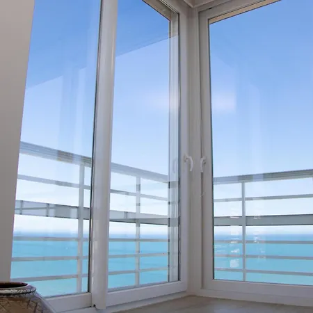 Panoramic Skyline, La Roca Tower- By Lcdsol Apartment