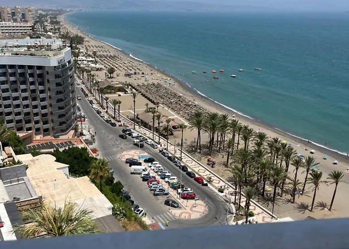 Panoramic Skyline, La Roca Tower- By Lcdsol *